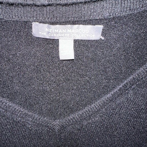 Neiman Marcus Sexy Black Cashmere Cutout Collar Sweater — Super Flattering! - Picture 3 of 3